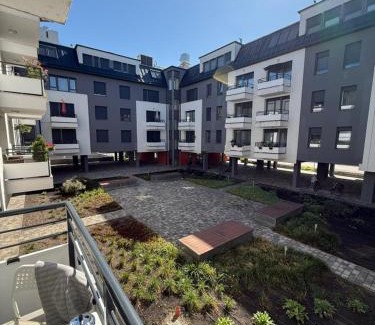 Kecskemet Apartamento | Rita Apartman privát parkolóval és erkéllyel