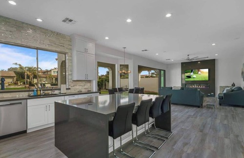 Chandler Casa | Heated Pool and Spa at no charge, 5 Bedrooms, 3 Bathrooms, Gourmet kitchen