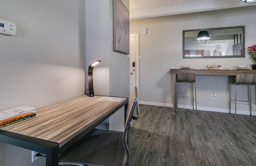 Vickery Meadow Apartamento | ★Ritzy Adaptable Get-Away | ★Pool | ★Free Covered Parking