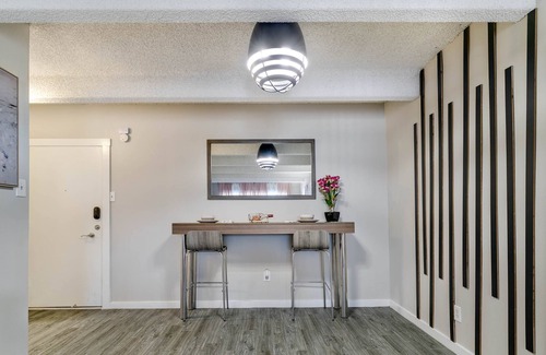 Vickery Meadow Apartamento | ★Ritzy Adaptable Get-Away | ★Pool | ★Free Covered Parking