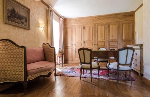 Sourzac Casa | Ritzy Mansion in Sourzac with Tennis Court