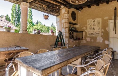 Sourzac Casa | Ritzy Mansion in Sourzac with Tennis Court