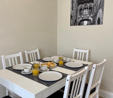 El Poble-sec Apartamento | RIUS33 - Huge & Spacious Apartment in Montjuic