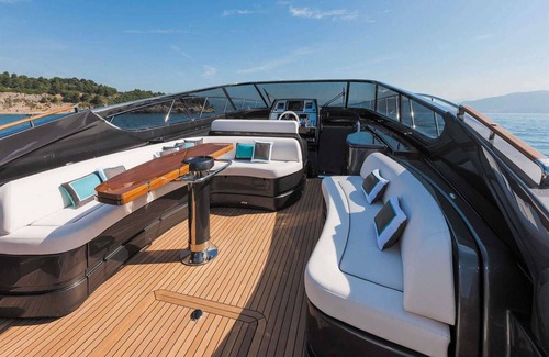 Marina del Rey Alquiler De Eote | ♕ Riva Virtus 65' Yacht - "Lamborghini of the Ocean" 🌊 - 4HR Day Trip from Marina Del Ray