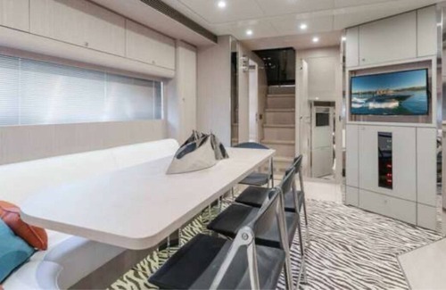 Marina del Rey Alquiler De Eote | ♕ Riva Virtus 65' Yacht - 6HR Day Trip from Marina Del Ray 🌊