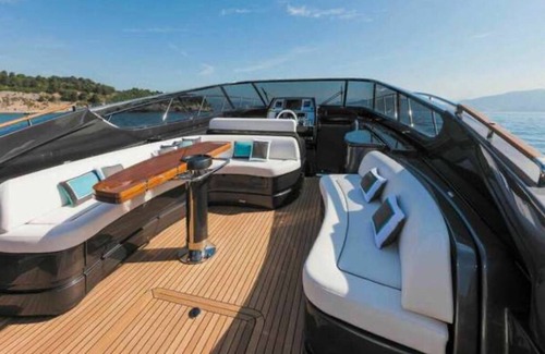 Silver Strand Alquiler De Eote | ♕ Riva Virtus 65' Yacht from Marina Del Ray Trip /w Captain + Overnight Stay! 🌊