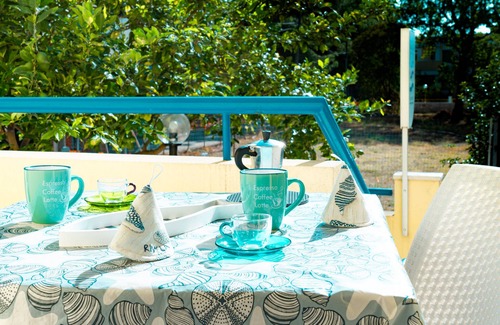 Ginosa Marina Casa | Revela Holiday Home junto al mar en una villa independiente.