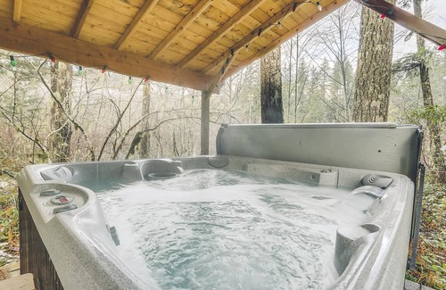 Rhododendron Casa | River Breeze Chalet
