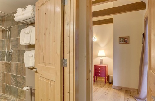 Rhododendron Casa | River Breeze Chalet