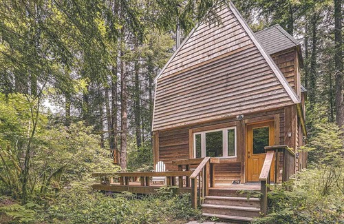 Rhododendron Casa | River Breeze Chalet
