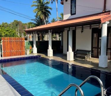 Hettimulla Cama Y Desayuno | River Breeze Villa Bentota