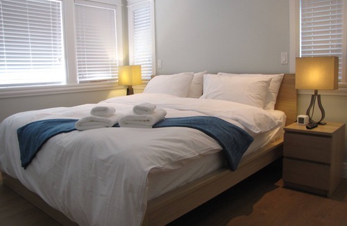 District of North Vancouver Cama Y Desayuno | Riverfront Bed and Breakfast