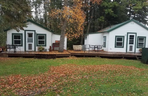 Pine River Cabina | River Cabin on the Pine River- Adult only