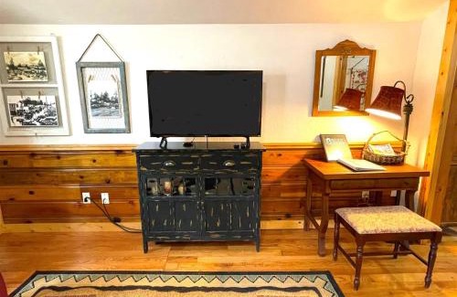 Ruidoso Casa | River Cabin
