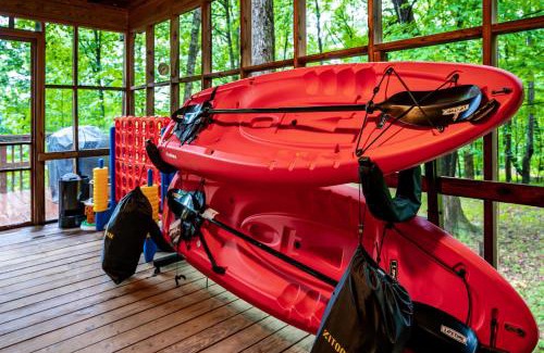 Great Cacapon Casa | River Cabin w Great Views, Screened Porch & Fire Pit