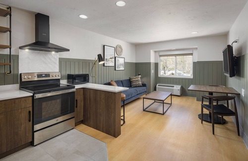 Moab Hotel | River Canyon Lodge