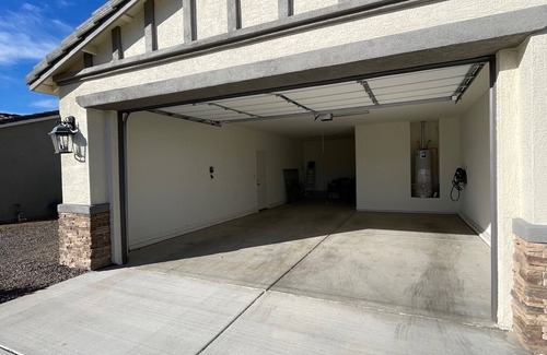 Holiday Shores Casa | River Close, Newer Home! Great Neighborhood Minutes from Laughlin! Close to all!