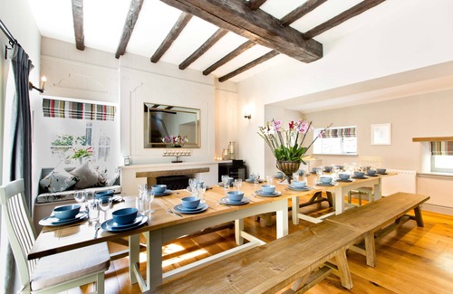 Ashford-in-the-Water Cabaña | River Cottage, large self-catering home in the village of Ashford-in the-Water.