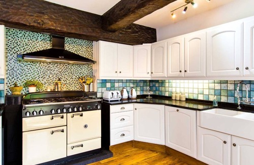 Ashford-in-the-Water Cabaña | River Cottage, large self-catering home in the village of Ashford-in the-Water.