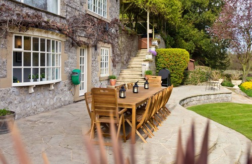 Ashford-in-the-Water Cabaña | River Cottage, large self-catering home in the village of Ashford-in the-Water.