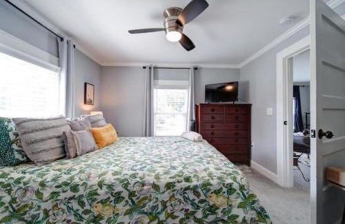 Belmont Historic District Casa | River District Retreat - Walk to downtown Belmont