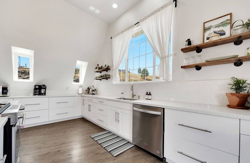 Rancho Calaveras Casa | River Dome - Calaveras WhiteWater Resort/EV CHGR
