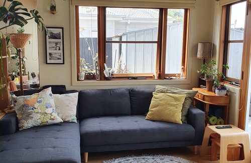 Ocean Grove Cabaña | River end retreat, walk to all the best Ocean Grove has to offer cafes & beach