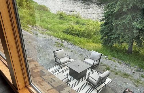 Fort Kent Mills Casa | River Escape! Spacious 5-bedroom house on the river. 500 ft from trail access!