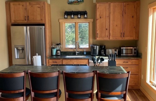 Mayfield Cabaña | River Falls Cottage 2BR with loft Waterfront cottage with Hot tub Traverse City