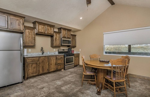 Amarillo Cabina | River Falls Venue & Lodges Lodge de un dormitorio