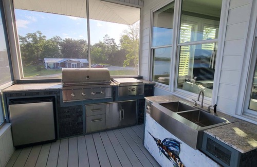 Carrabelle Casa | River Front -Boat Dock and Launch sleeps 14