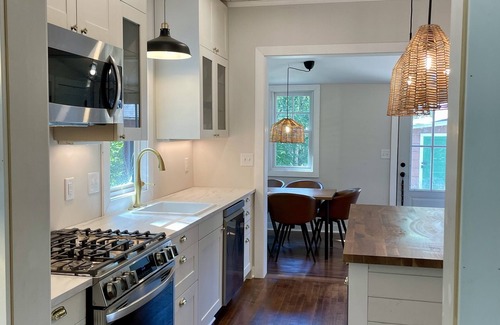 Wittenberg Casa | River Front l Dog Friendly l King Bed l Gourmet Kitchen l Fishing l Trout Stream