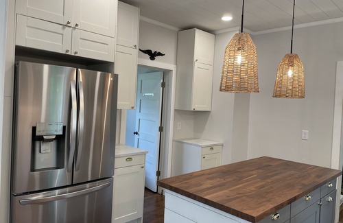 Wittenberg Casa | River Front l Dog Friendly l King Bed l Gourmet Kitchen l Fishing l Trout Stream