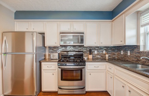 Alvin Casa | River Front W/ Pool - Relax ~ Chocolate Bayou Ranch Home