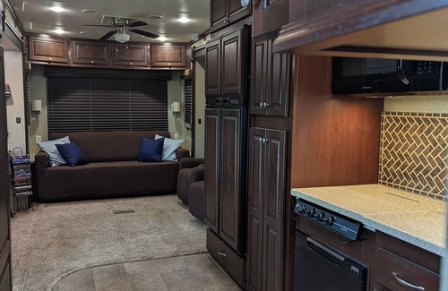 Old Town Casa | River Haven: Scenic Riverfront RV on Historic Suwannee River