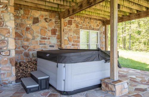 Cardiff Casa | River Haven with Hot Tub