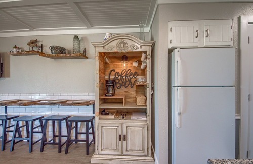 New Braunfels Condominio | River Hippie Rrc A302 2 Bedroom Condo by RedAwning