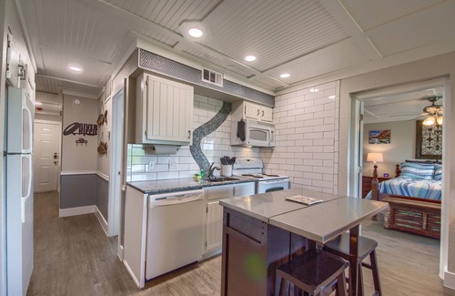 New Braunfels Condominio | River Hippie Rrc A302 2 Bedroom Condo by RedAwning