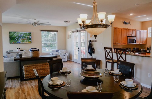 Homosassa Casa | River Home w/boat ramp, dock, trailer parking, EV Charger, Kayak & golf cart.