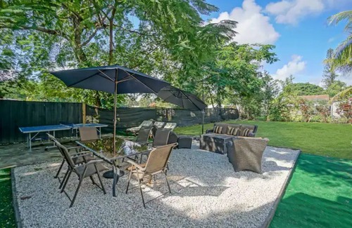 West Little River Casa | River House 4BR pool/hot tub plus private parking