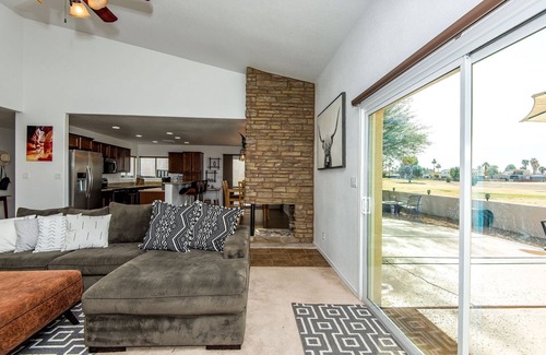 Bullhead City Casa | River House on the golf course