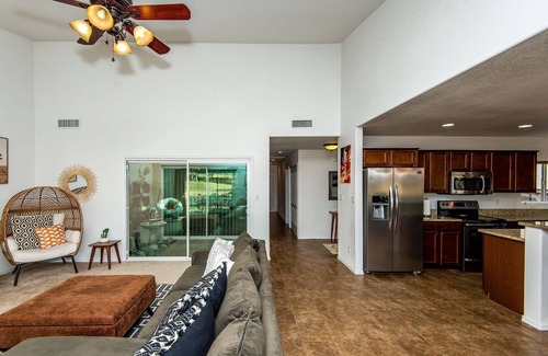 Bullhead City Casa | River House on the golf course