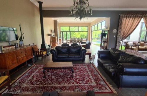 Parys Casa | River House