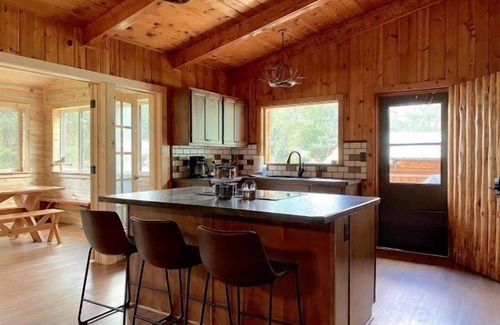 Cody Casa | River Lane Retreat- nestled in the Beartooth mountains off the Chief Joseph Scenic Byway!
