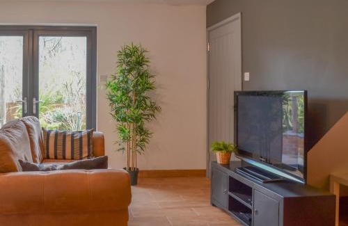 Pentre Casa | River Lodge Annexe