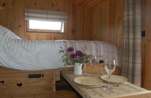 Cullompton Otro | River Meadow Retreat