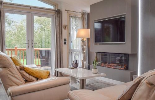Tiddington Casa | River Meets Lodge