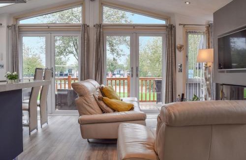 Tiddington Casa | River Meets Lodge