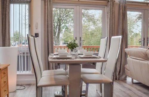 Tiddington Casa | River Meets Lodge