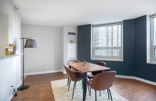 Rush and Division Apartamento | River N 1BR w Gym WD nr Mag Mile CHI-86